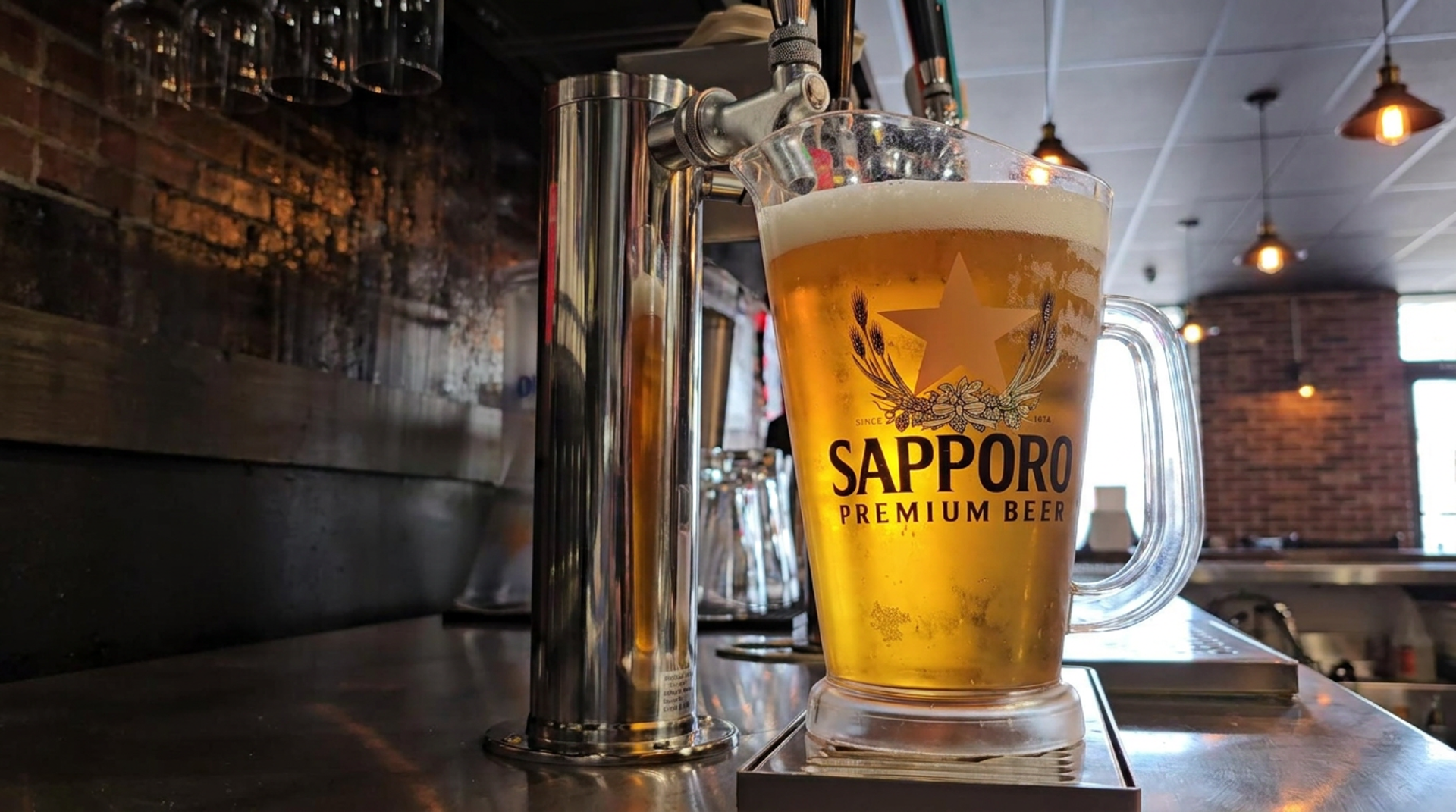 Happy hour, Monday–Friday