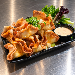 La Cheese Wontons